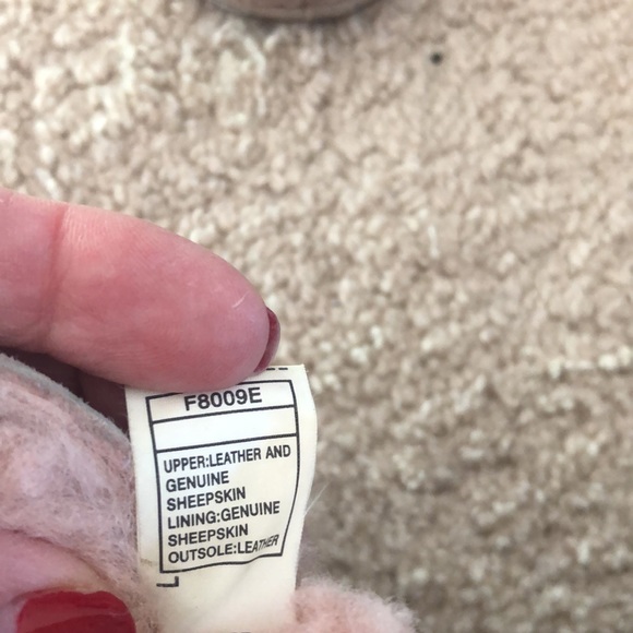 Pink Uggs size small - Picture 6 of 7